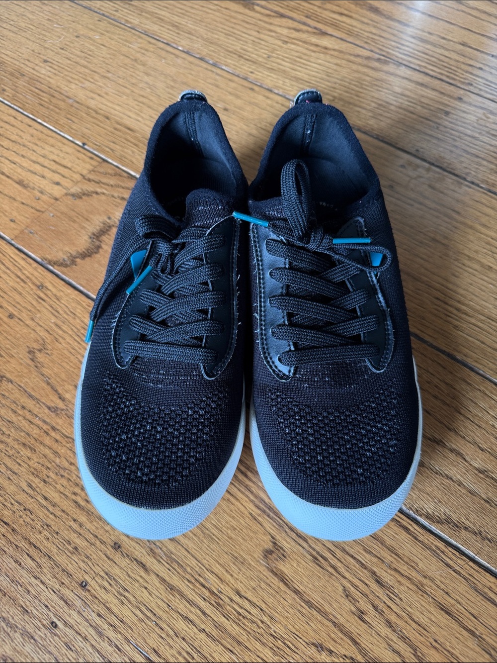 Vessi Weekend Waterproof Shoe W7 - Picture 2 of 8